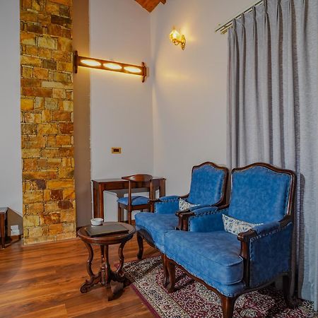 Neelesh Inn- A Luxury Lake View Hotel- 20 Kms From Nainital Bhīm Tāl 外观 照片