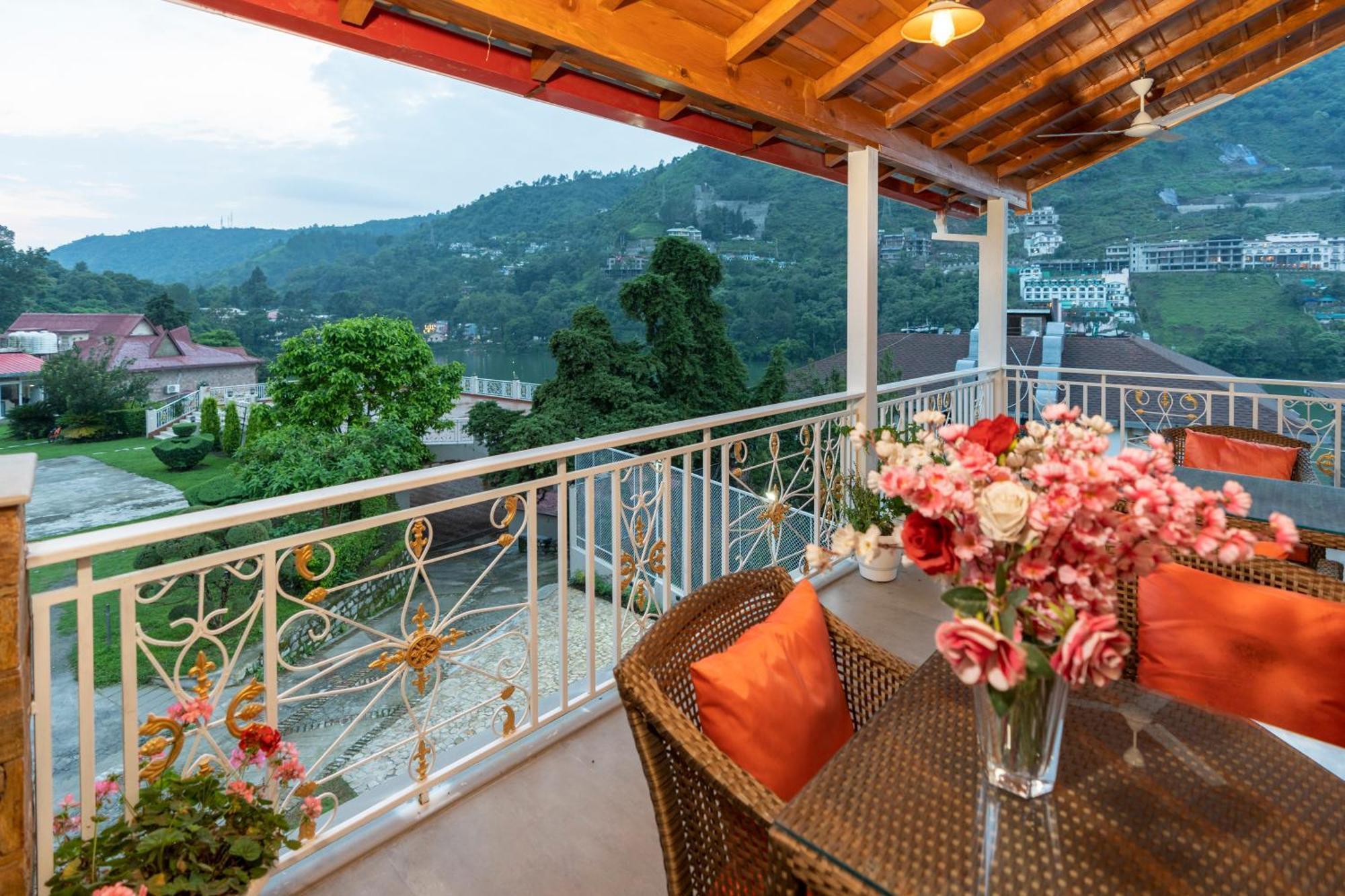 Neelesh Inn- A Luxury Lake View Hotel- 20 Kms From Nainital Bhīm Tāl 外观 照片