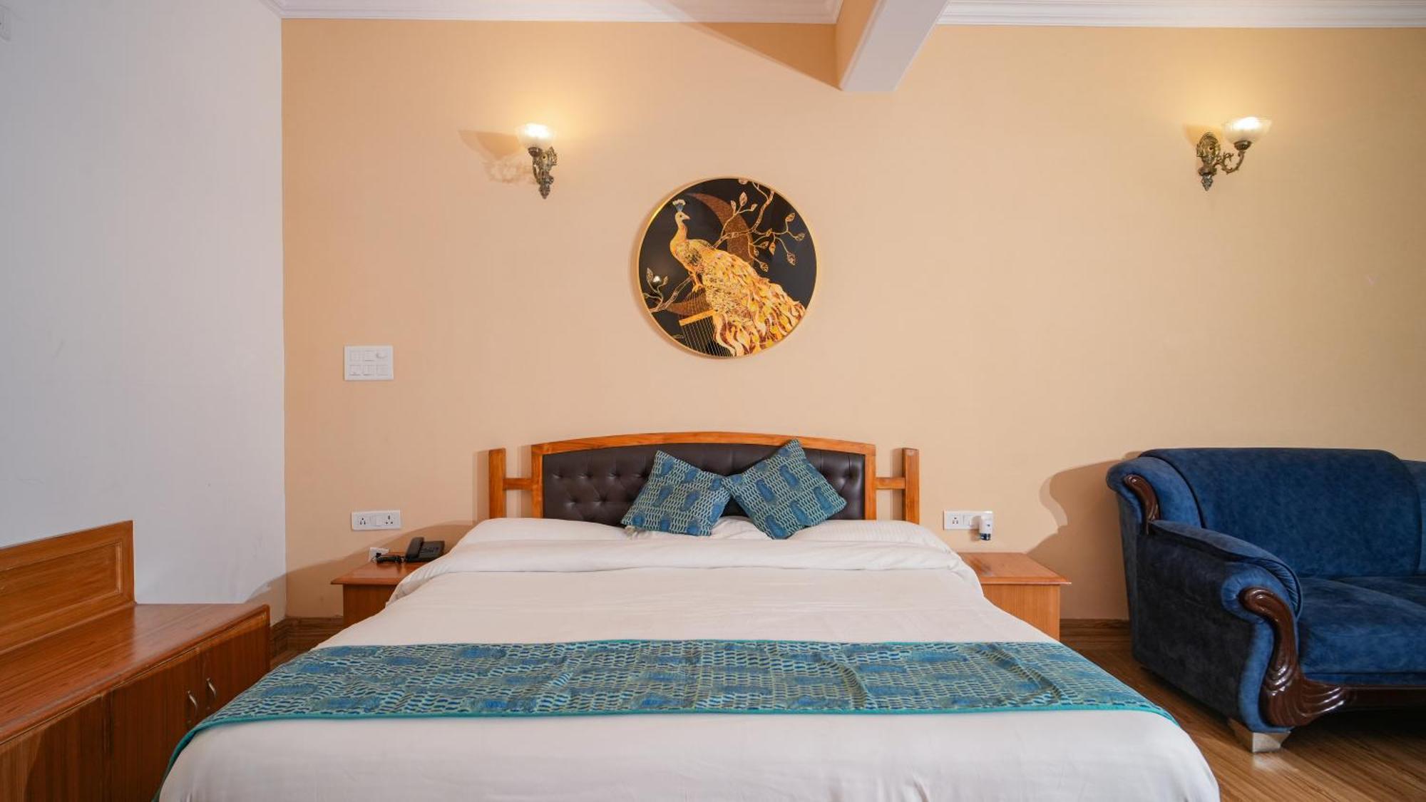 Neelesh Inn- A Luxury Lake View Hotel- 20 Kms From Nainital Bhīm Tāl 外观 照片