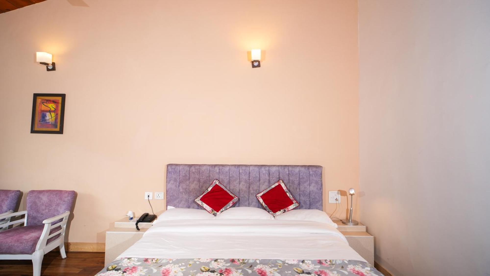 Neelesh Inn- A Luxury Lake View Hotel- 20 Kms From Nainital Bhīm Tāl 外观 照片