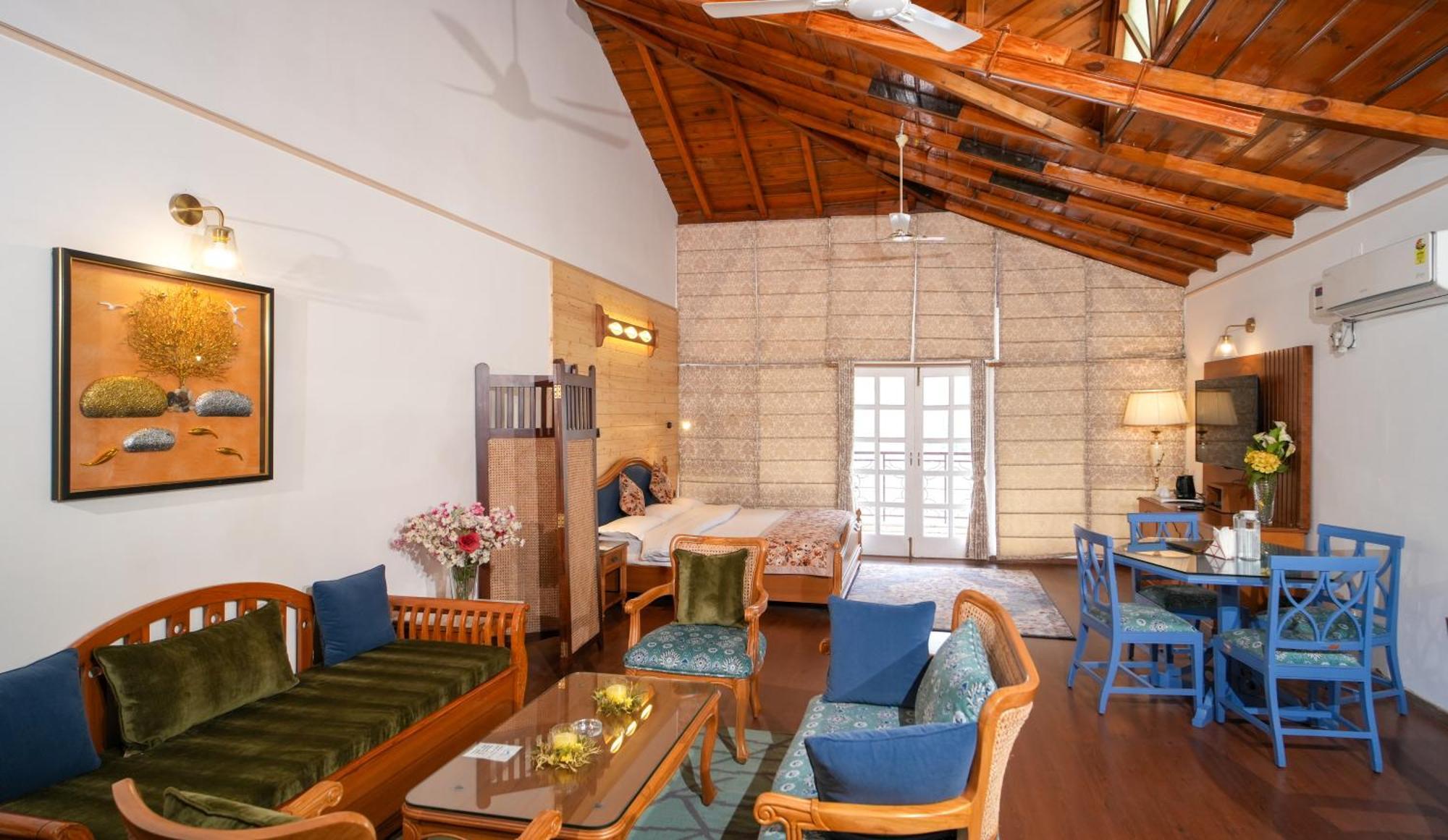 Neelesh Inn- A Luxury Lake View Hotel- 20 Kms From Nainital Bhīm Tāl 外观 照片