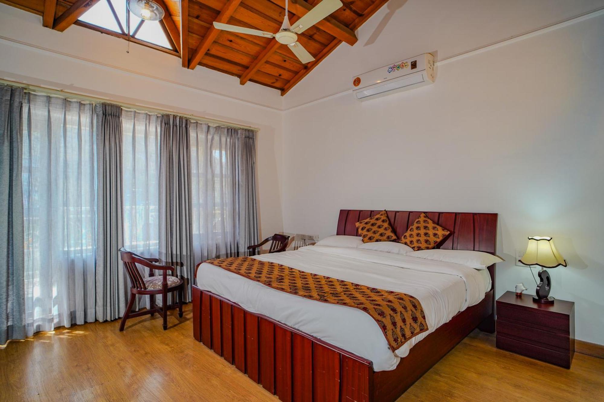 Neelesh Inn- A Luxury Lake View Hotel- 20 Kms From Nainital Bhīm Tāl 外观 照片
