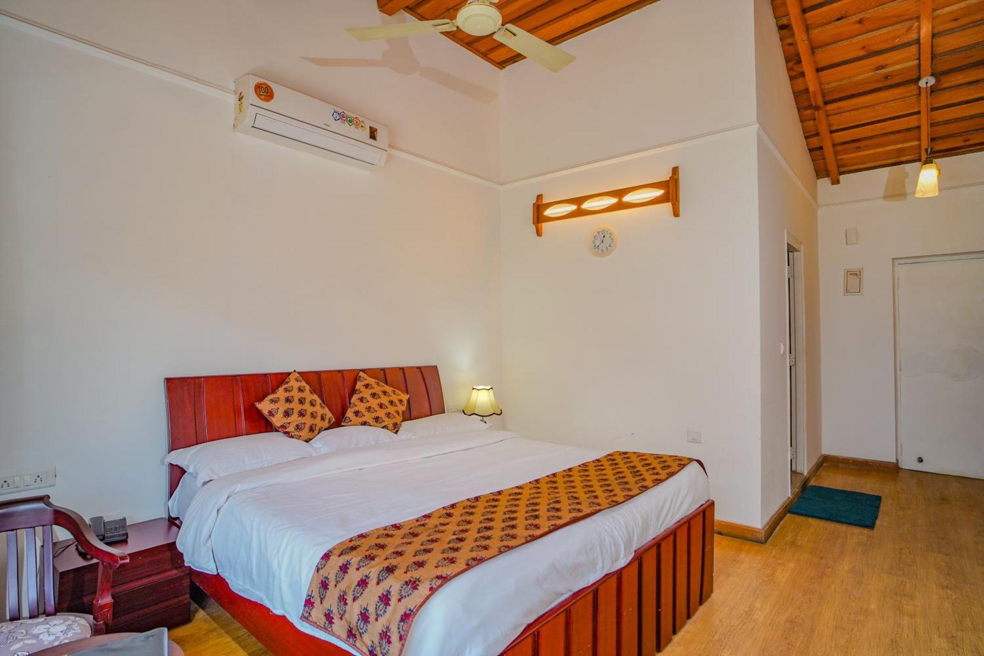 Neelesh Inn- A Luxury Lake View Hotel- 20 Kms From Nainital Bhīm Tāl 外观 照片
