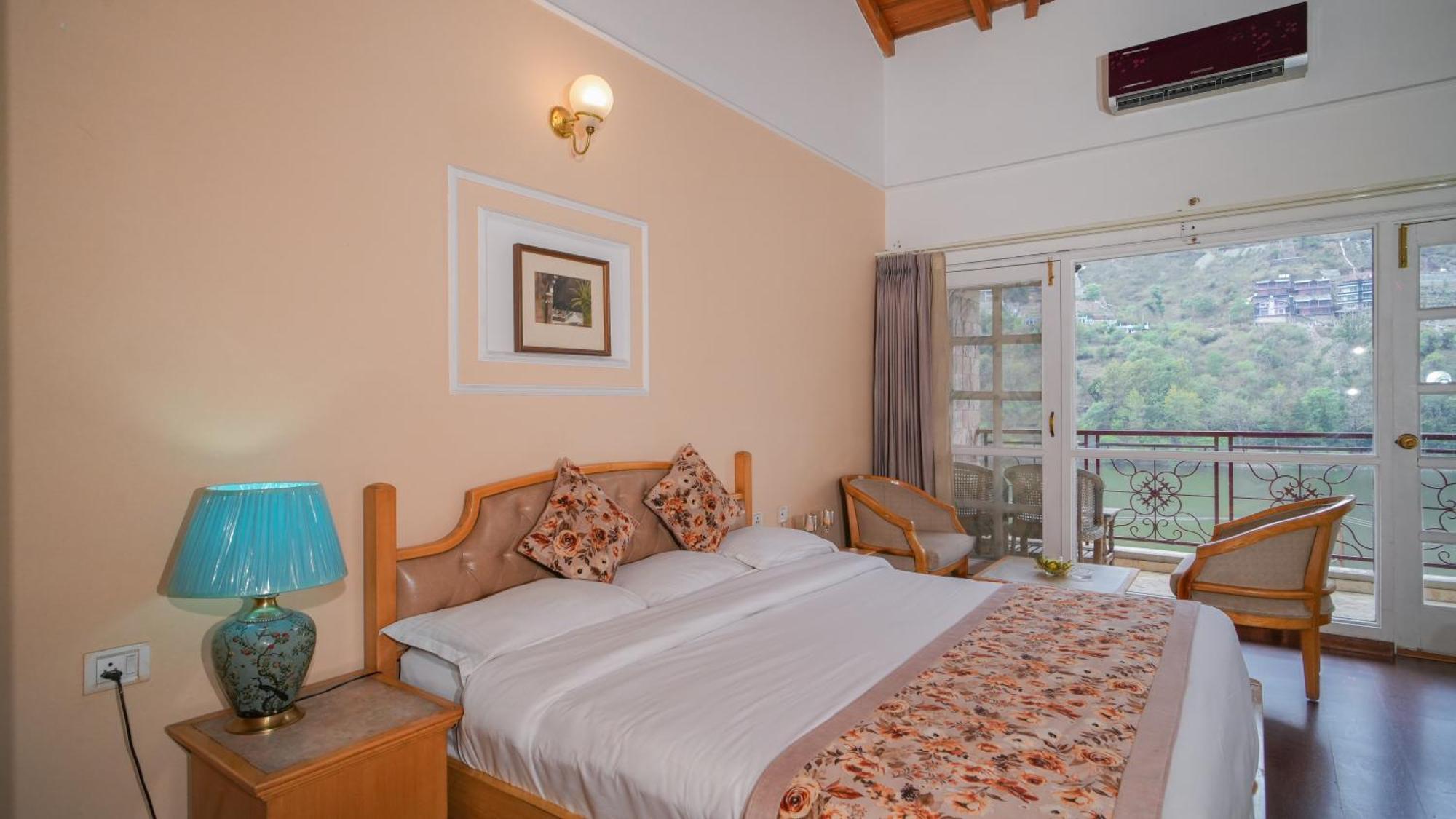 Neelesh Inn- A Luxury Lake View Hotel- 20 Kms From Nainital Bhīm Tāl 外观 照片