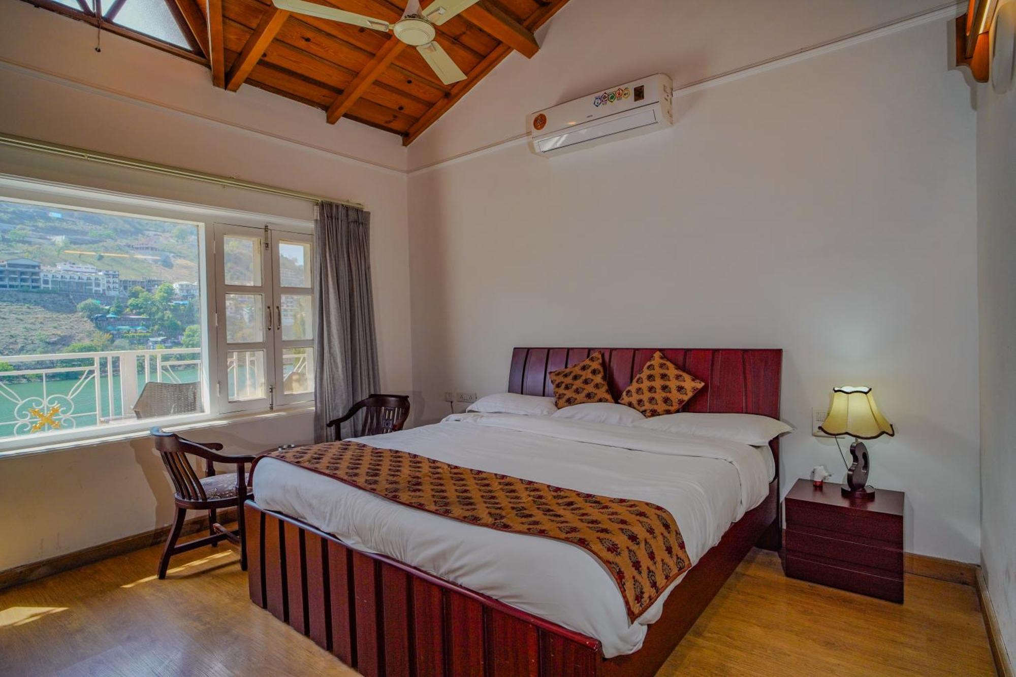 Neelesh Inn- A Luxury Lake View Hotel- 20 Kms From Nainital Bhīm Tāl 外观 照片