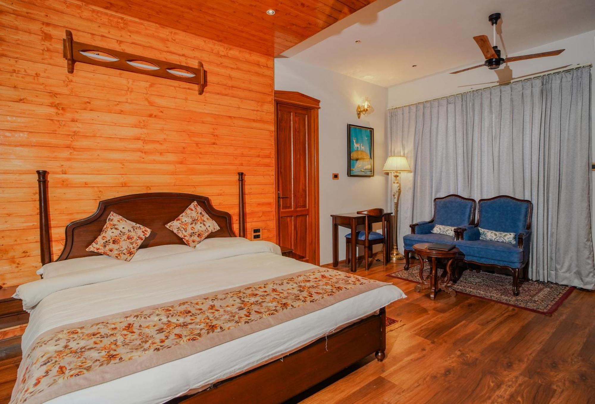 Neelesh Inn- A Luxury Lake View Hotel- 20 Kms From Nainital Bhīm Tāl 外观 照片