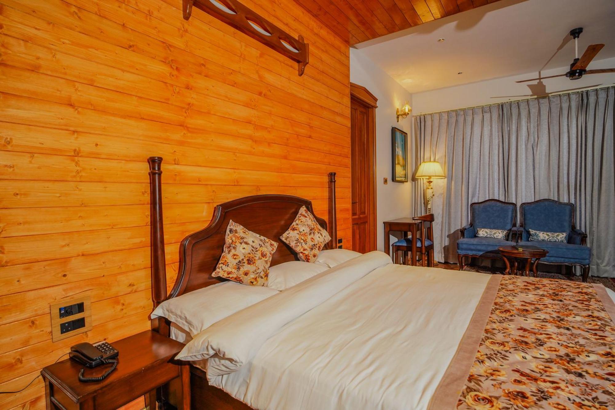 Neelesh Inn- A Luxury Lake View Hotel- 20 Kms From Nainital Bhīm Tāl 外观 照片