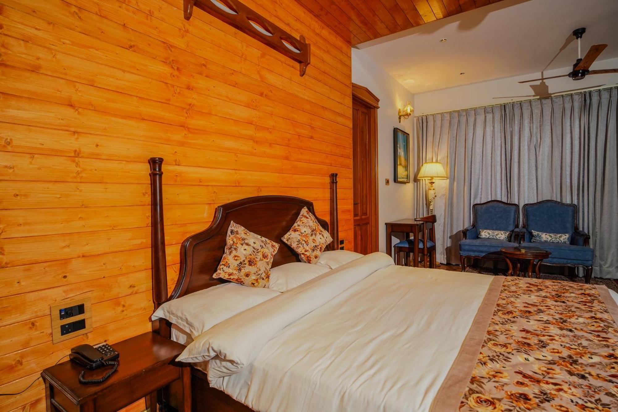 Neelesh Inn- A Luxury Lake View Hotel- 20 Kms From Nainital Bhīm Tāl 外观 照片