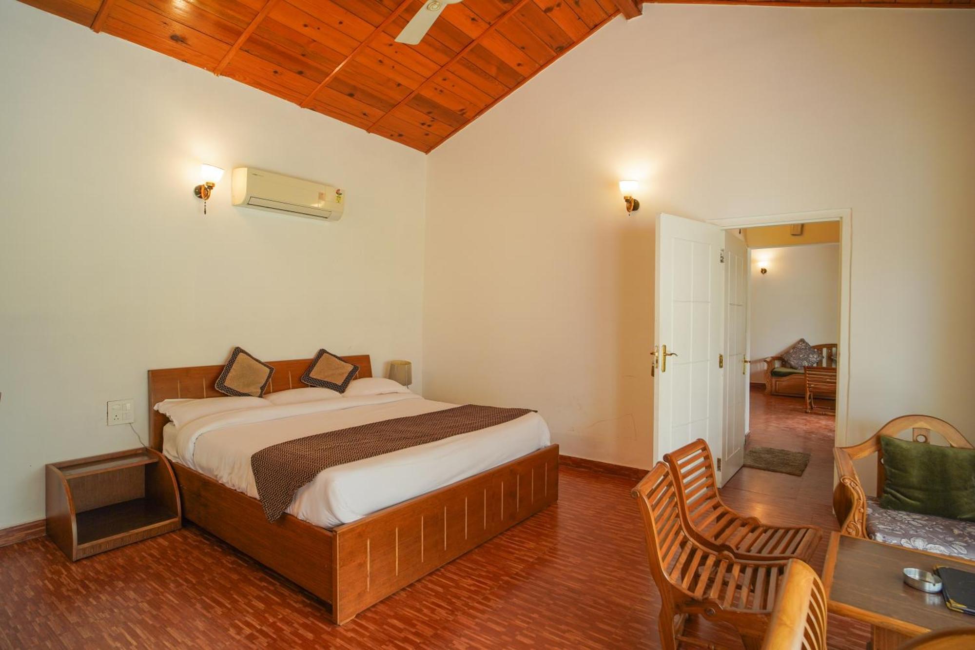 Neelesh Inn- A Luxury Lake View Hotel- 20 Kms From Nainital Bhīm Tāl 外观 照片