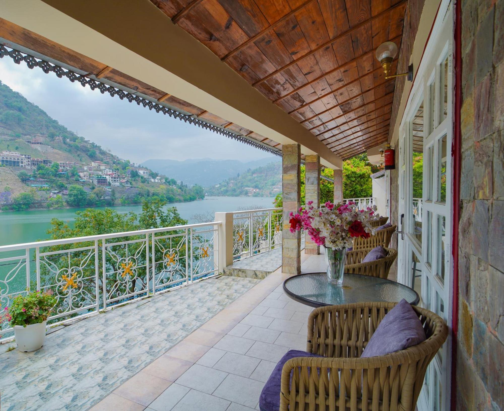 Neelesh Inn- A Luxury Lake View Hotel- 20 Kms From Nainital Bhīm Tāl 外观 照片