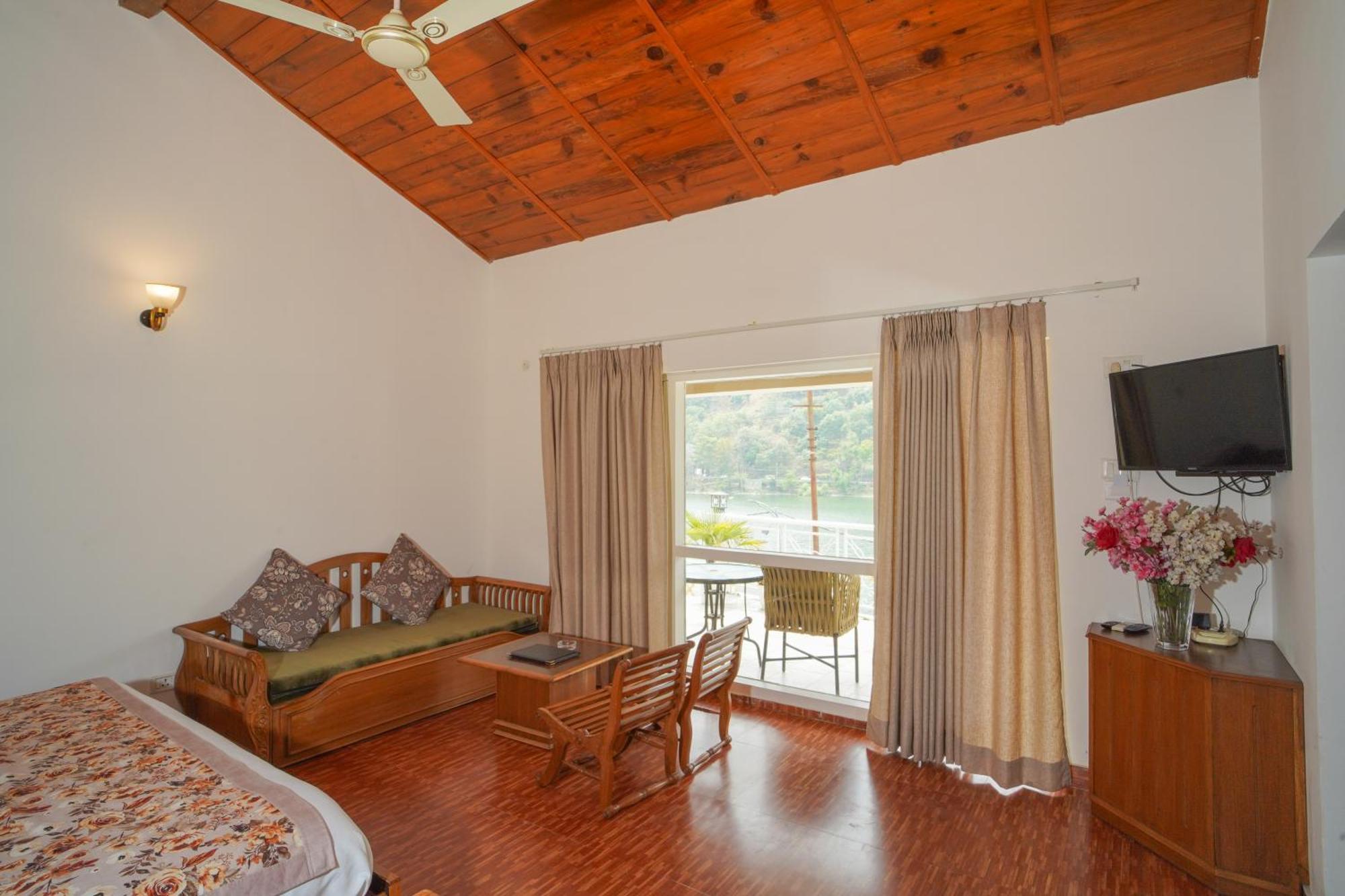 Neelesh Inn- A Luxury Lake View Hotel- 20 Kms From Nainital Bhīm Tāl 外观 照片